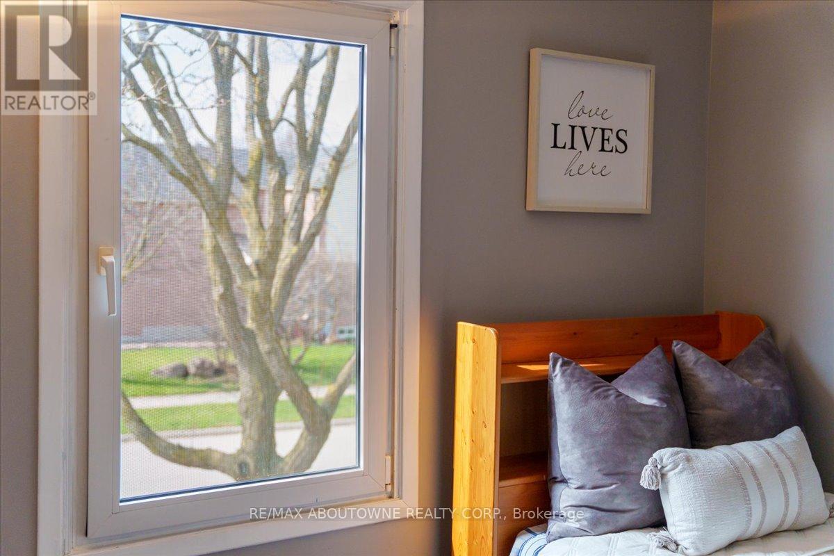 1148 Bridlewood Trail, Oakville, Ontario  L6M 2L2 - Photo 22 - W12999800