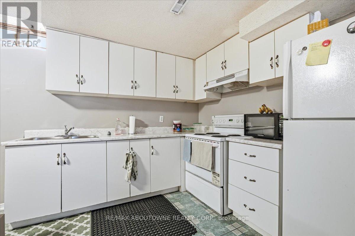 1148 Bridlewood Trail, Oakville, Ontario  L6M 2L2 - Photo 29 - W12999800