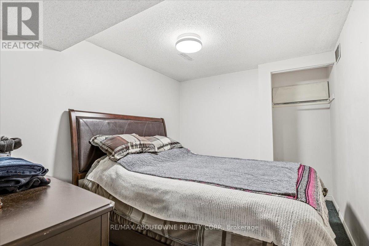 1148 Bridlewood Trail, Oakville, Ontario  L6M 2L2 - Photo 30 - W12999800