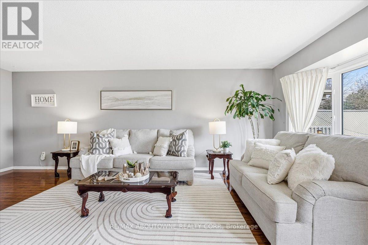 1148 Bridlewood Trail, Oakville, Ontario  L6M 2L2 - Photo 6 - W12999800