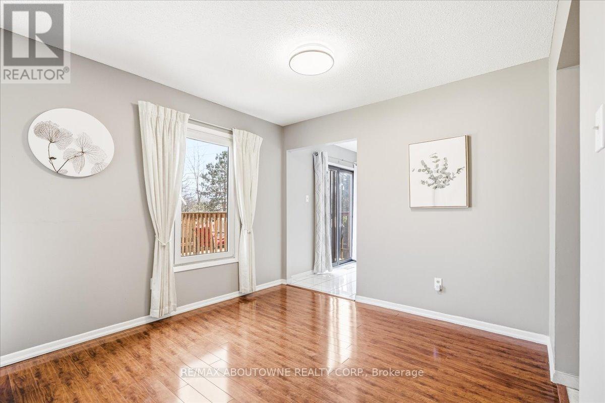 1148 Bridlewood Trail, Oakville, Ontario  L6M 2L2 - Photo 9 - W12999800