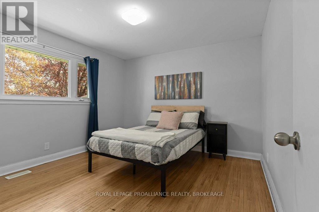 168 Avenue Road, Kingston, Ontario K7M 1C5 - Photo 17 - X12770722