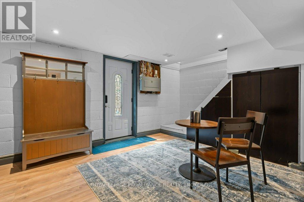 168 Avenue Road, Kingston, Ontario K7M 1C5 - Photo 24 - X12770722