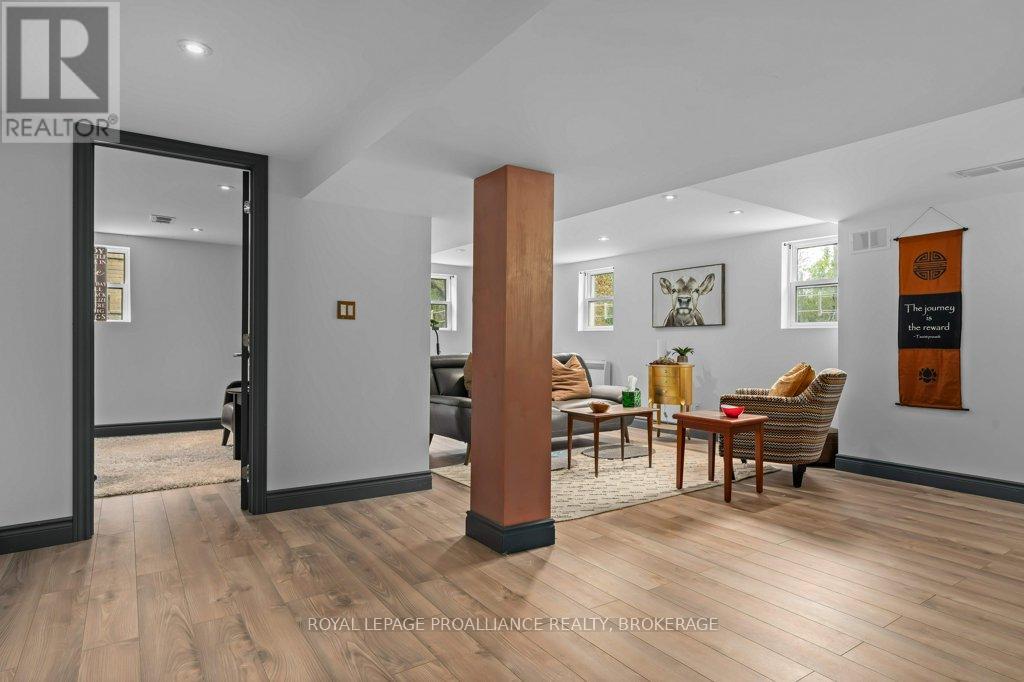 168 Avenue Road, Kingston, Ontario K7M 1C5 - Photo 30 - X12770722