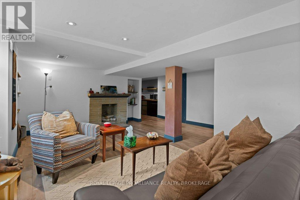 168 Avenue Road, Kingston, Ontario K7M 1C5 - Photo 33 - X12770722