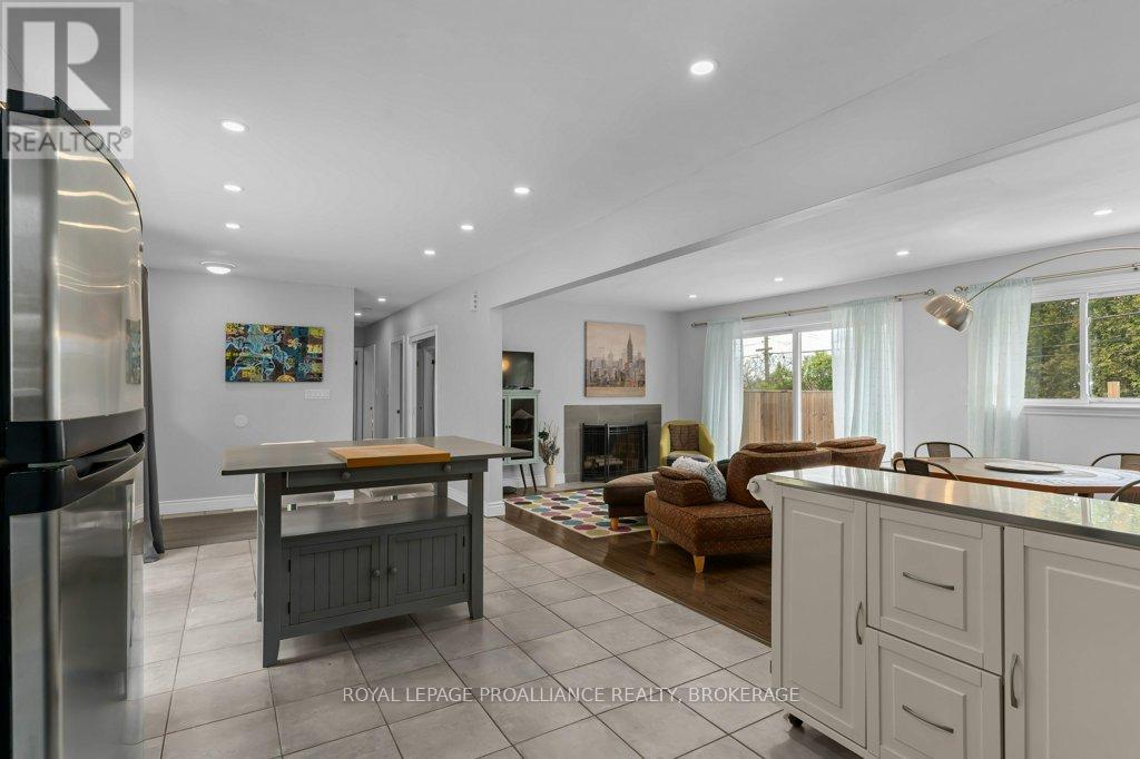 168 Avenue Road, Kingston, Ontario K7M 1C5 - Photo 7 - X12770722