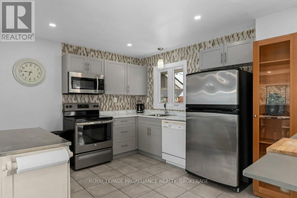 168 Avenue Road, Kingston, Ontario K7M 1C5 - Photo 6 - X12770722