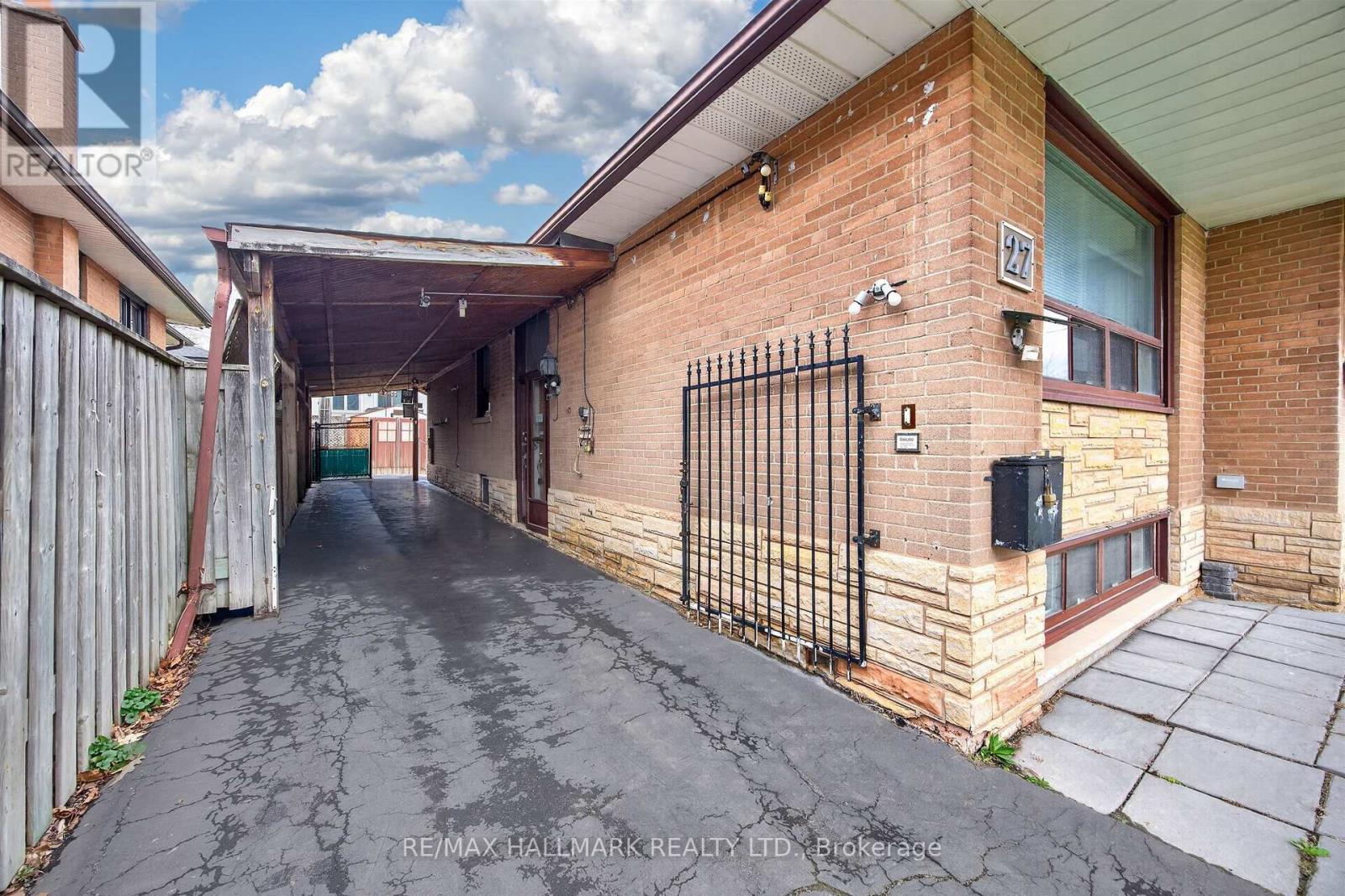 27 Nipissing Drive, Toronto, Ontario  M9B 4V4 - Photo 34 - W12989522
