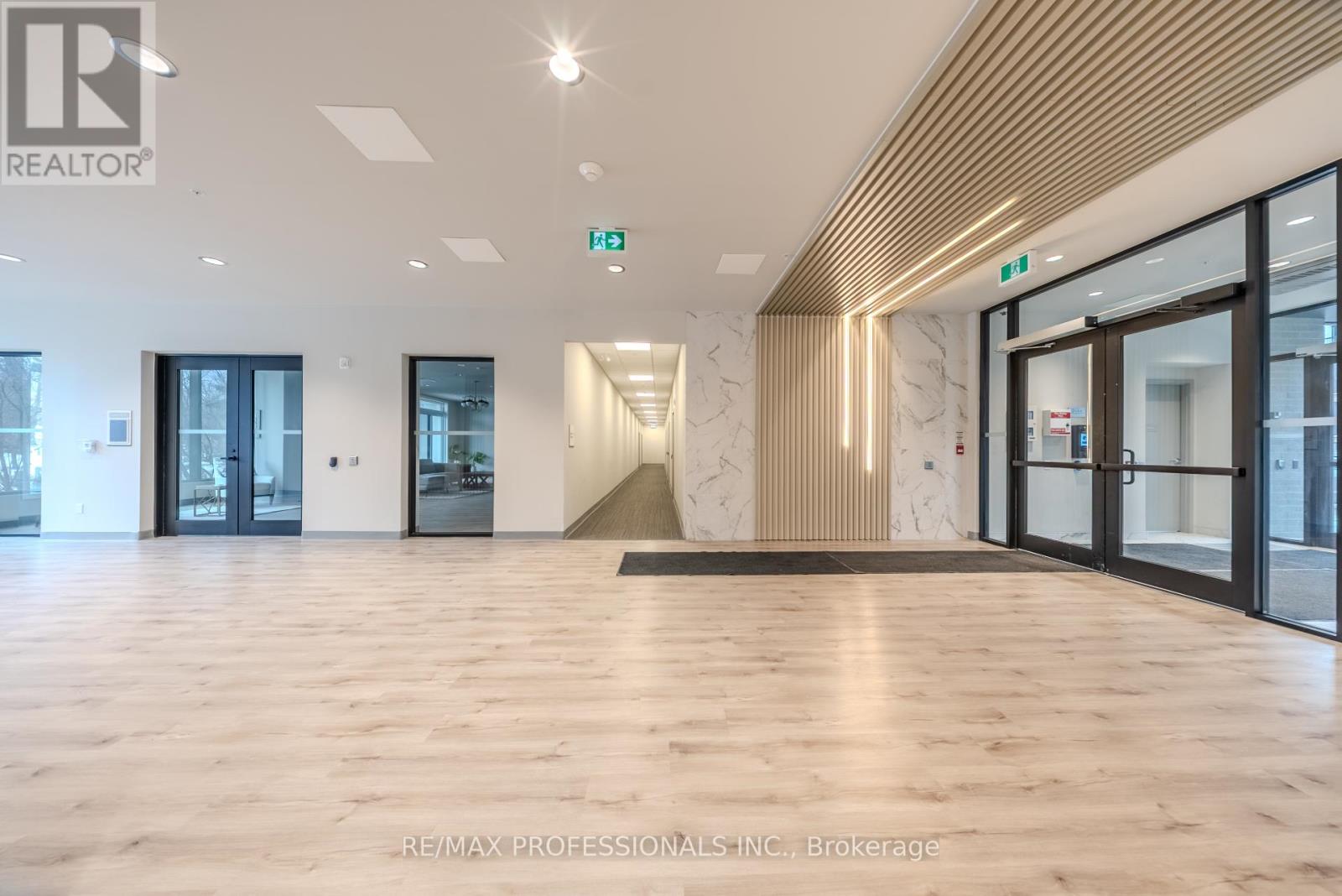 109 - 107 Roger Street, Waterloo, Ontario  N2J 0G3 - Photo 10 - X12863154