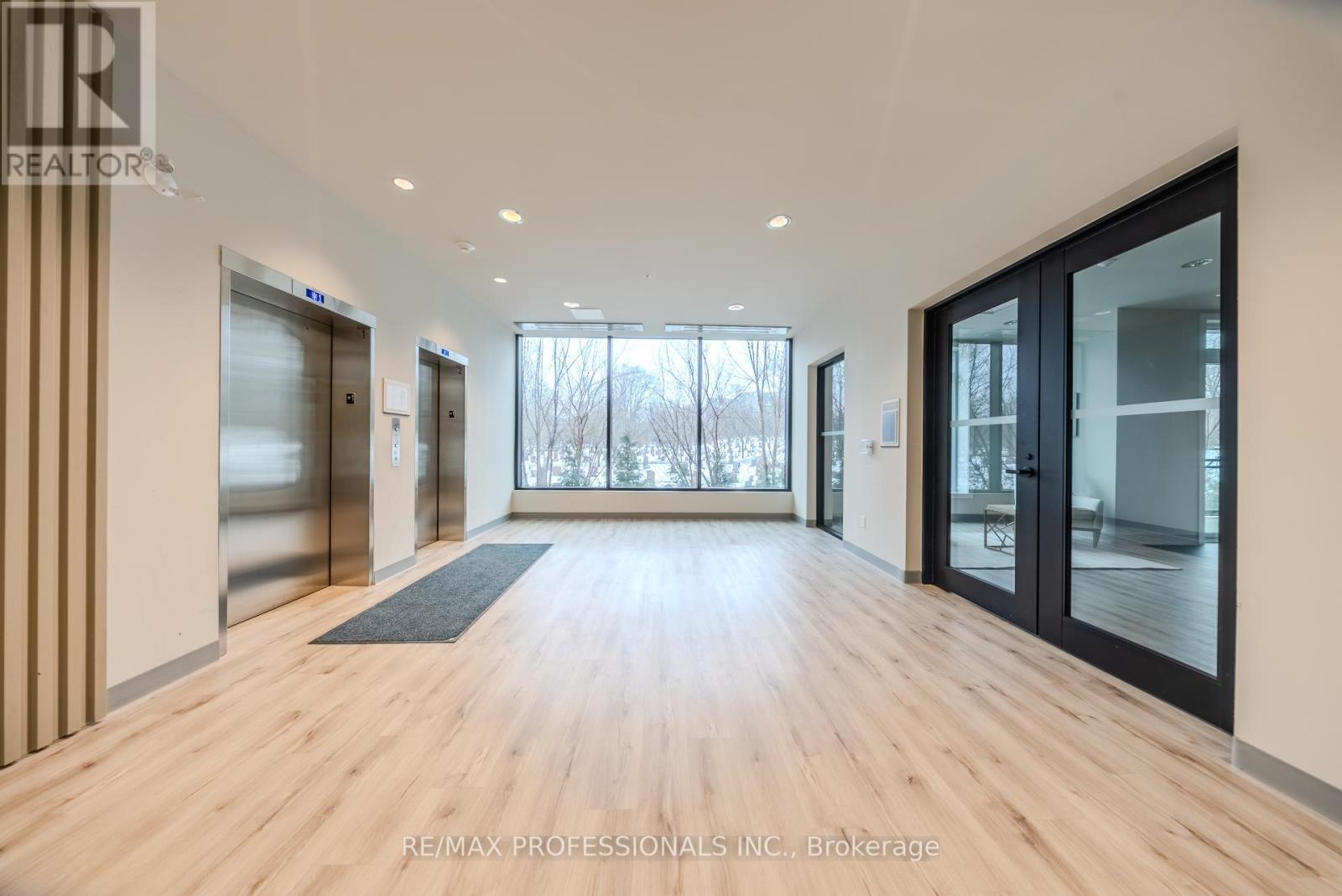 109 - 107 Roger Street, Waterloo, Ontario  N2J 0G3 - Photo 8 - X12863154