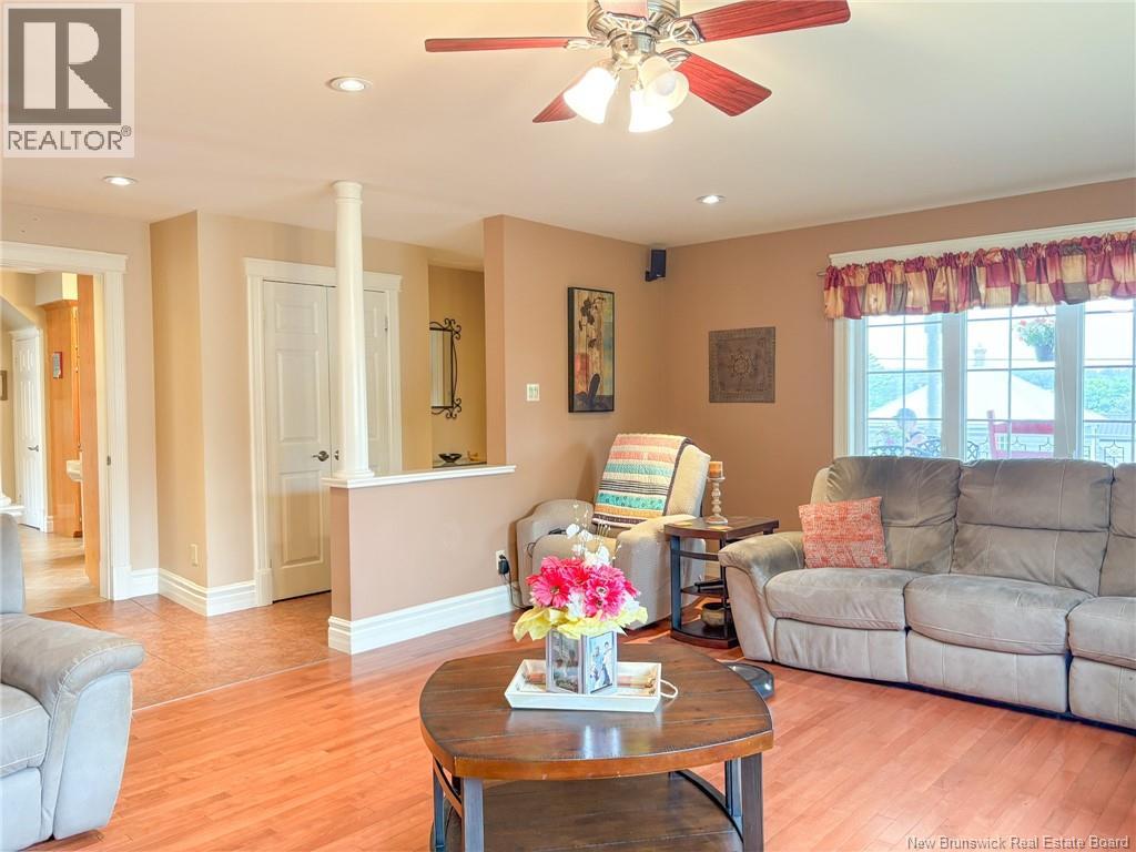 21 Hillcrest Avenue, Hartland, New Brunswick  E7P 1M7 - Photo 8 - NB133289