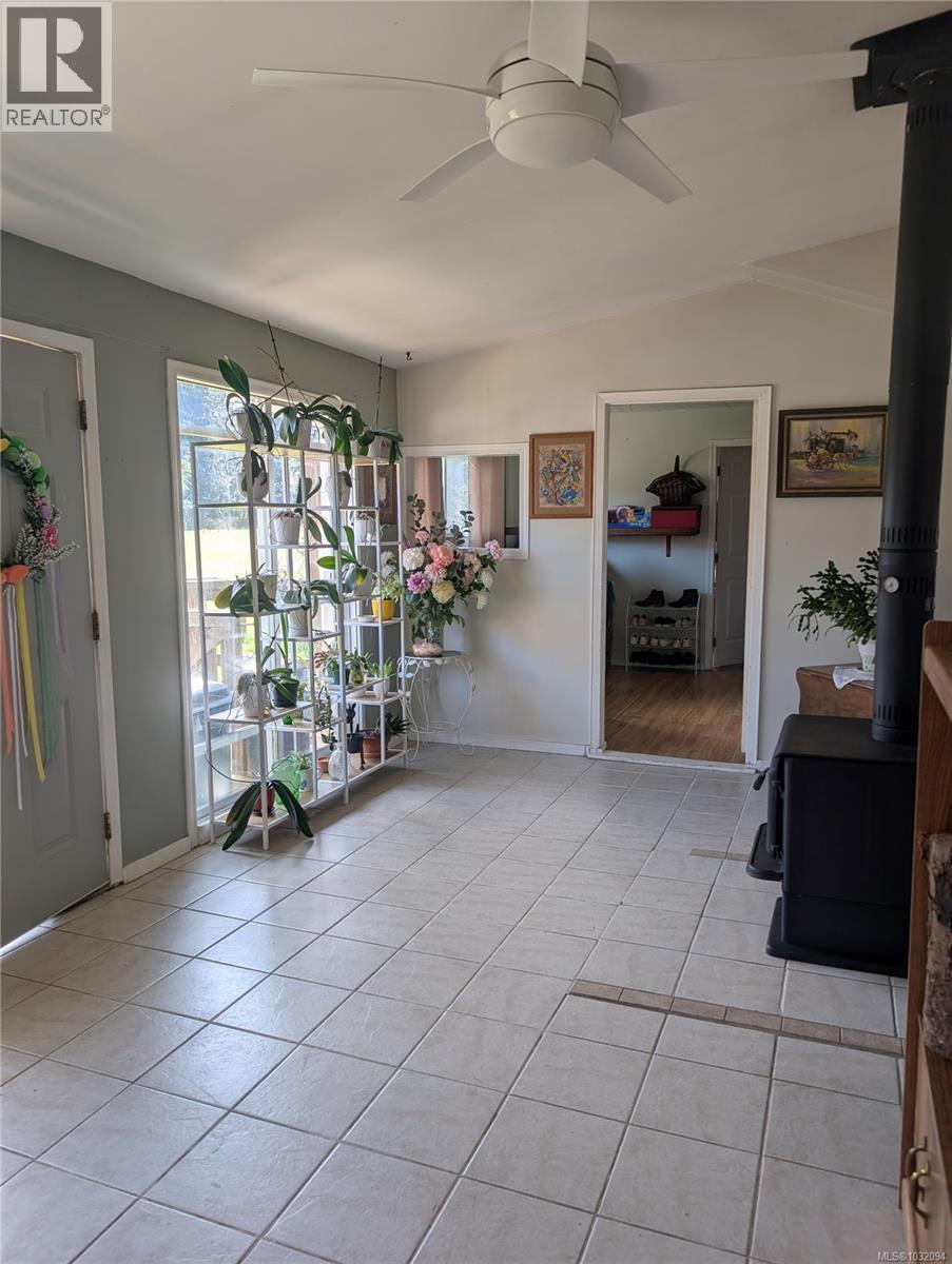 1430 Phye Pl, Sayward, British Columbia  V0N 1R0 - Photo 7 - 1032094