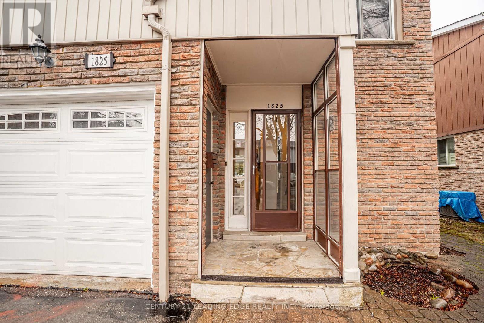 1825 Listowell Crescent, Pickering, Ontario  L1V 2Y2 - Photo 5 - E12998832