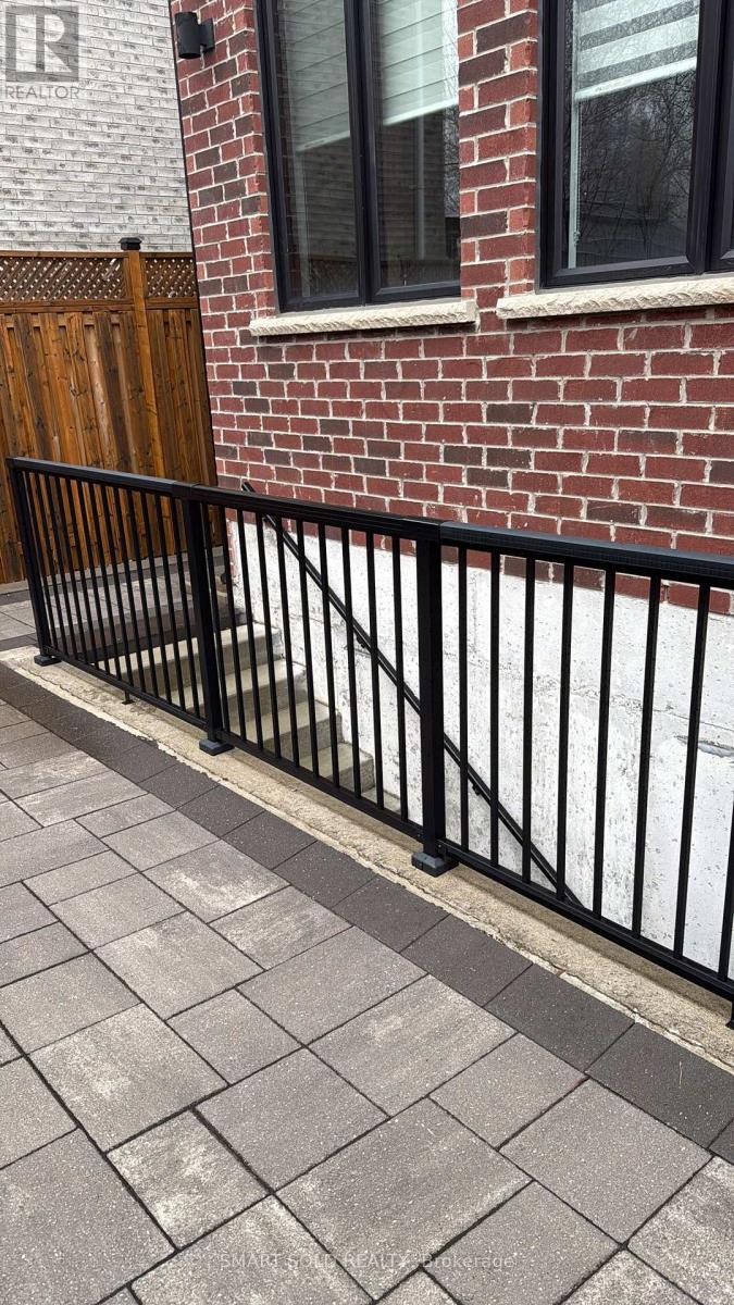 20 Dunn Drive, Richmond Hill, Ontario  L4E 3H8 - Photo 41 - N12999368