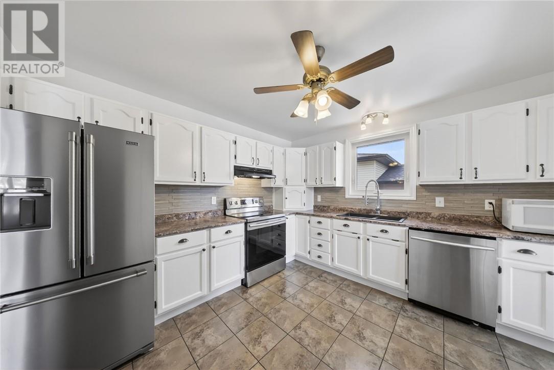 3915 Macmillan Drive, Val Caron, Ontario  P3N 1H9 - Photo 11 - 2127141