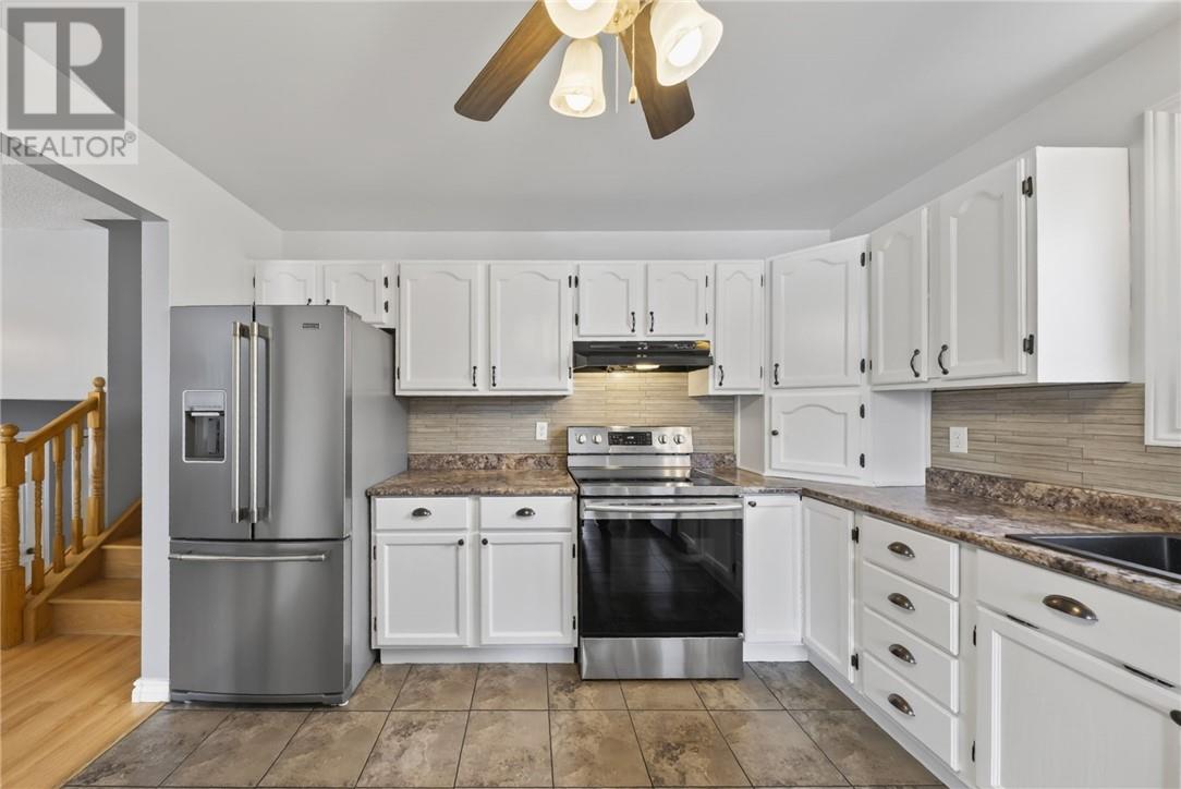 3915 Macmillan Drive, Val Caron, Ontario  P3N 1H9 - Photo 13 - 2127141