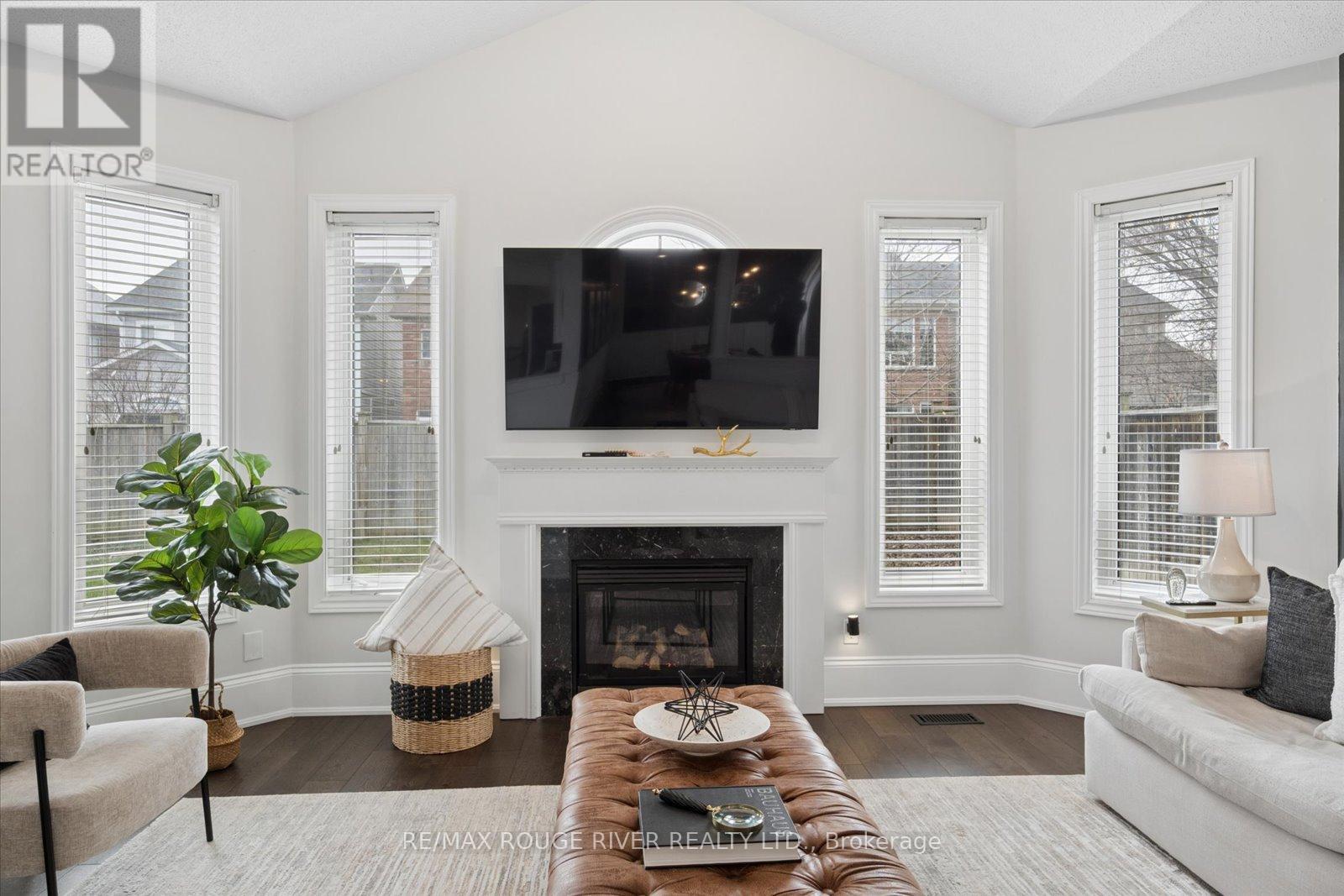 184 Cachet Boulevard, Whitby, Ontario  L1M 2L9 - Photo 11 - E12999844