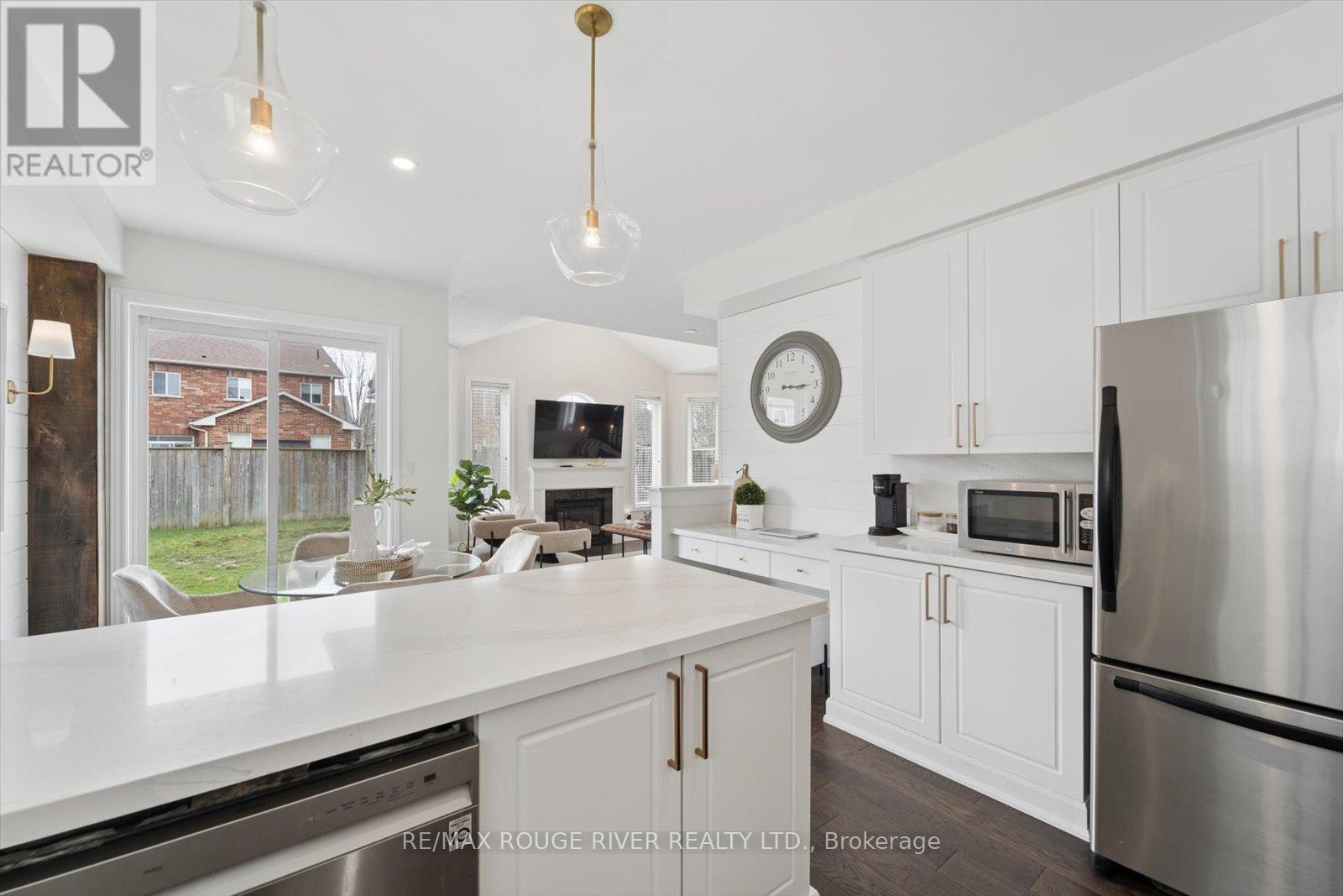 184 Cachet Boulevard, Whitby, Ontario  L1M 2L9 - Photo 19 - E12999844