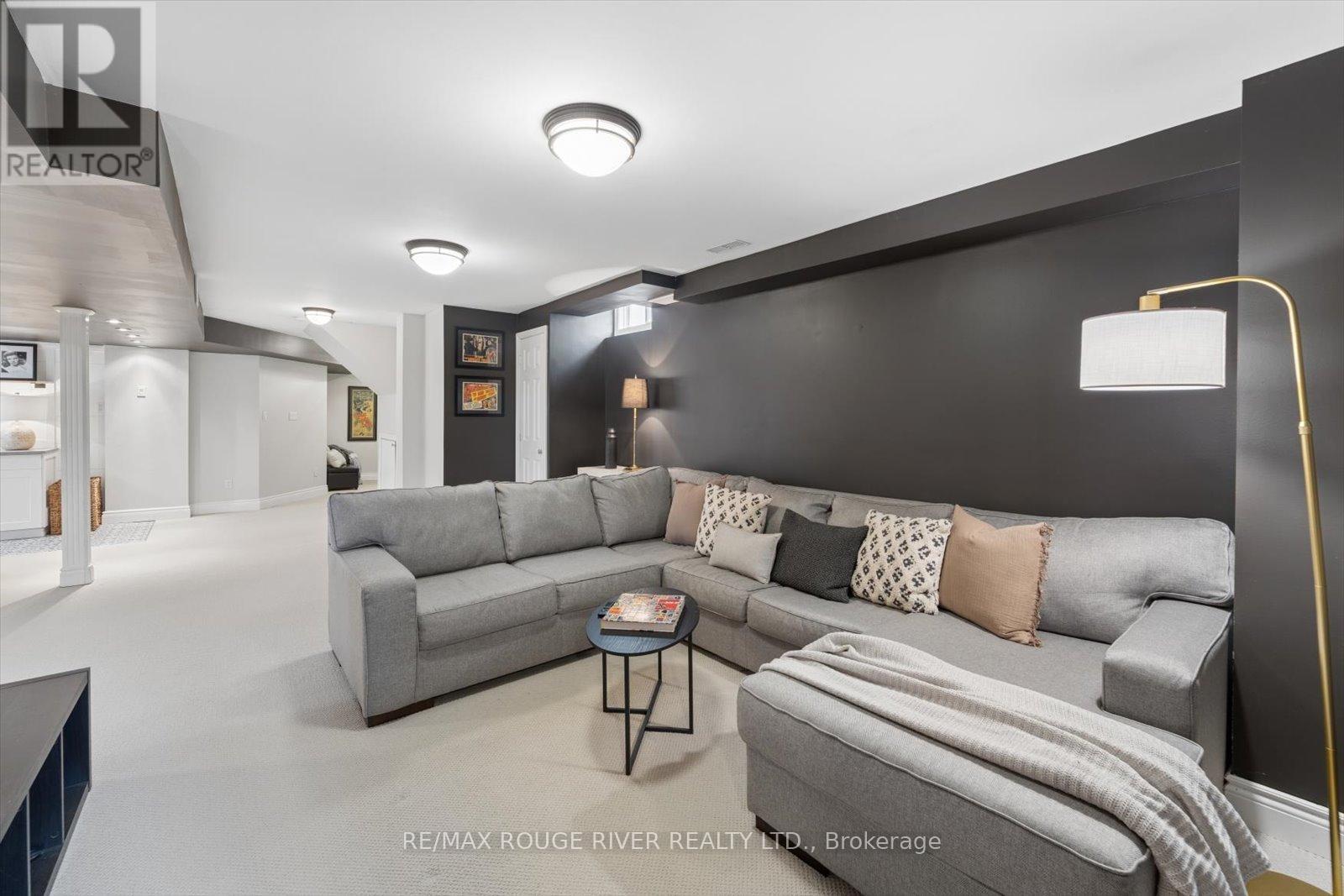 184 Cachet Boulevard, Whitby, Ontario  L1M 2L9 - Photo 33 - E12999844