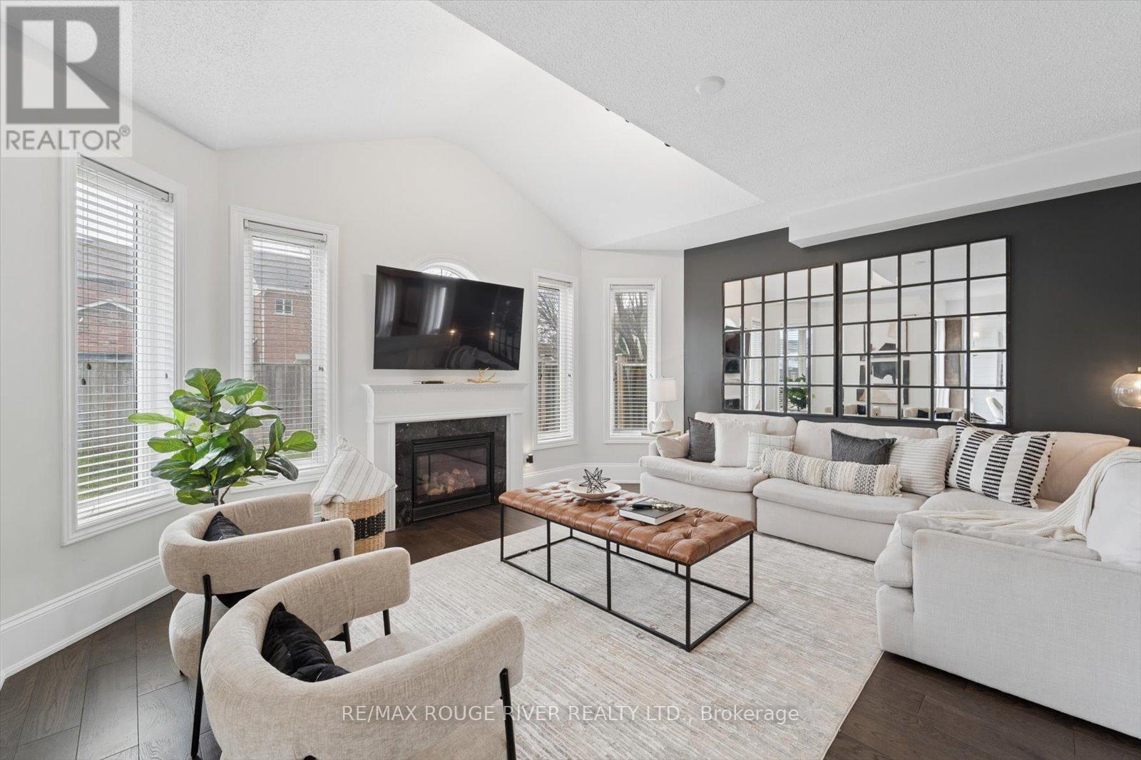 184 Cachet Boulevard, Whitby, Ontario  L1M 2L9 - Photo 9 - E12999844