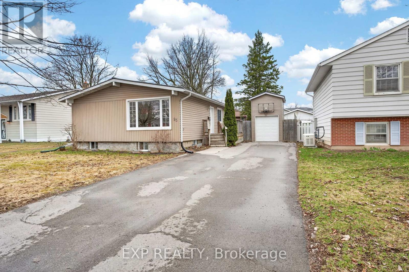 25 MCQUADE DRIVE, Quinte West, Ontario