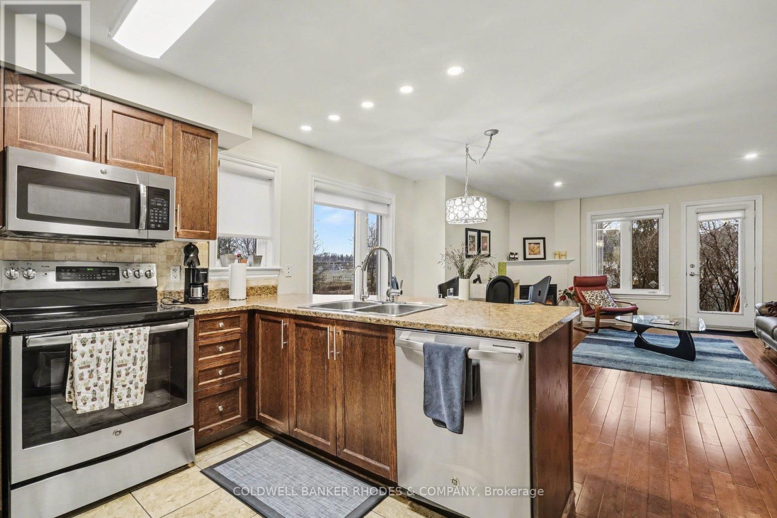 60 Mayflower Private, Ottawa, Ontario K2B 0A2 - Photo 12 - X12999816