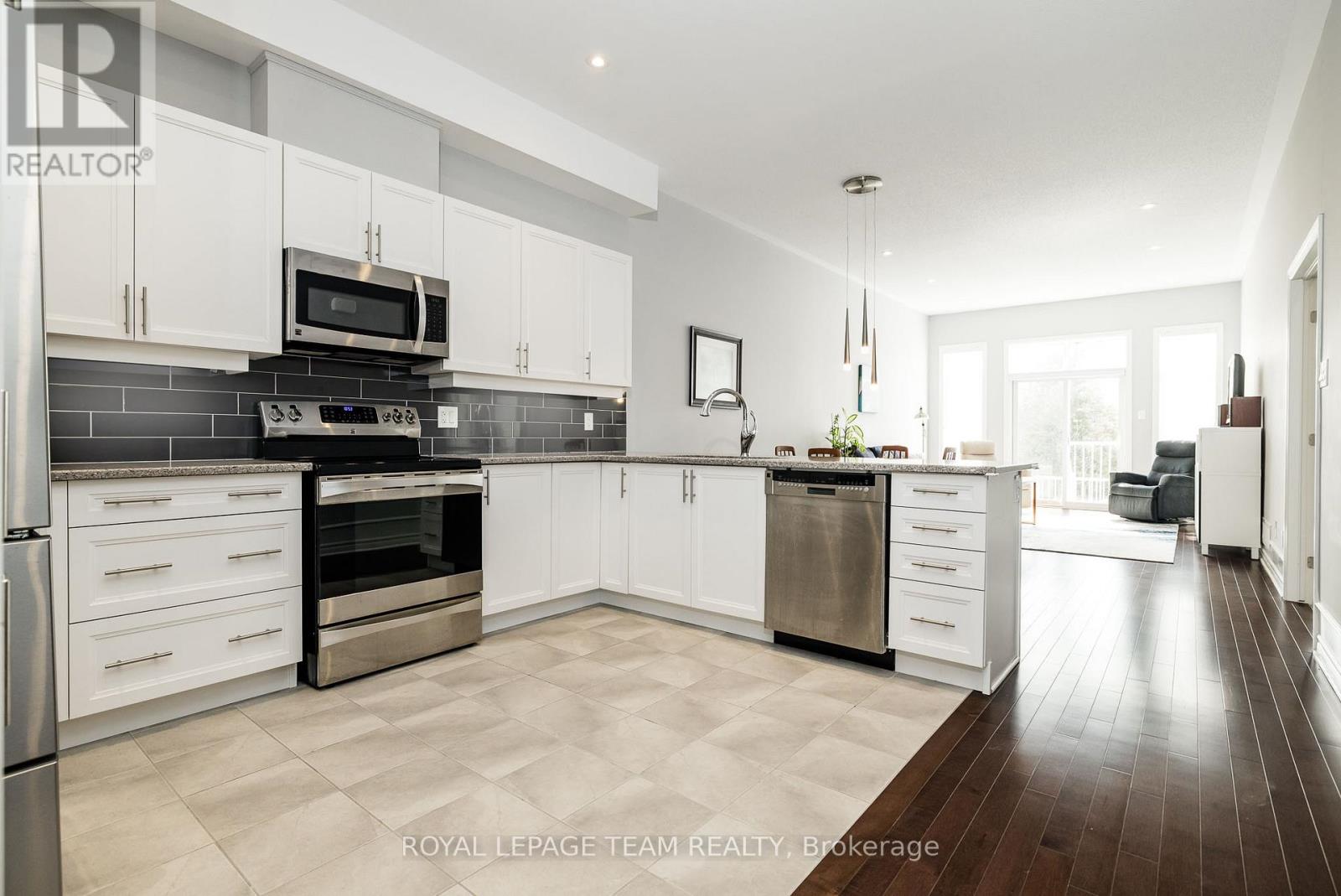 156 Oxford Street W, North Grenville, Ontario  K0G 1J0 - Photo 11 - X12999862