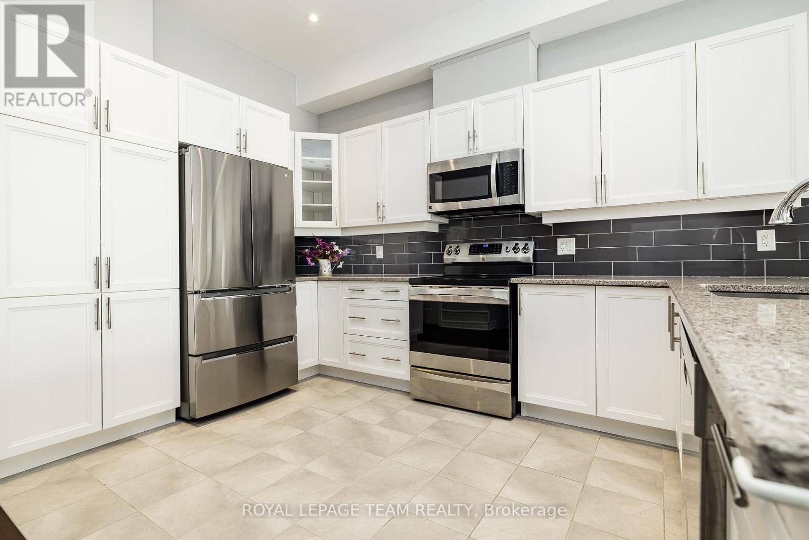 156 Oxford Street W, North Grenville, Ontario  K0G 1J0 - Photo 12 - X12999862