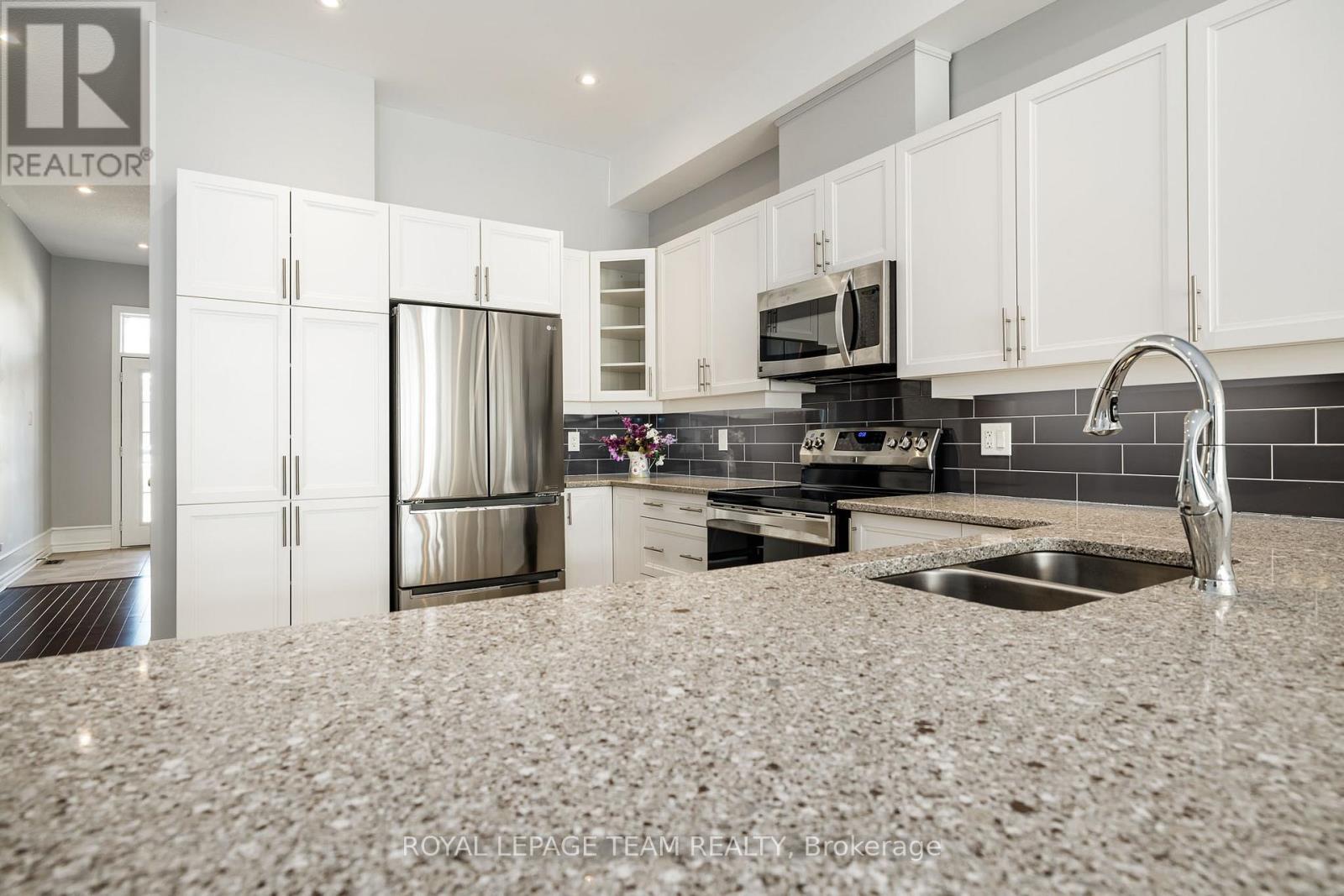 156 Oxford Street W, North Grenville, Ontario  K0G 1J0 - Photo 13 - X12999862