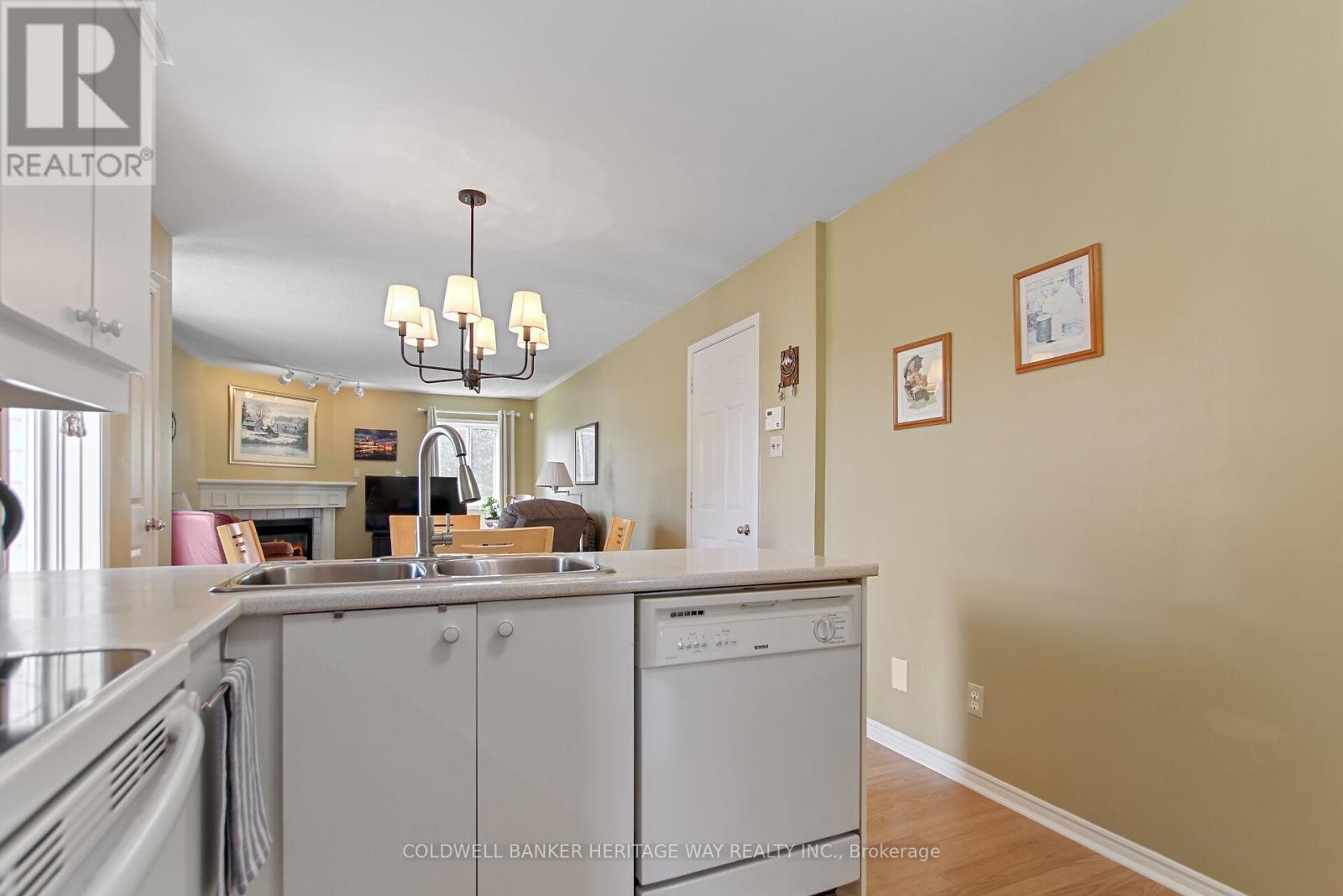 265 Julie Anne Crescent, Mississippi Mills, Ontario  K7C 4M5 - Photo 9 - X12999894