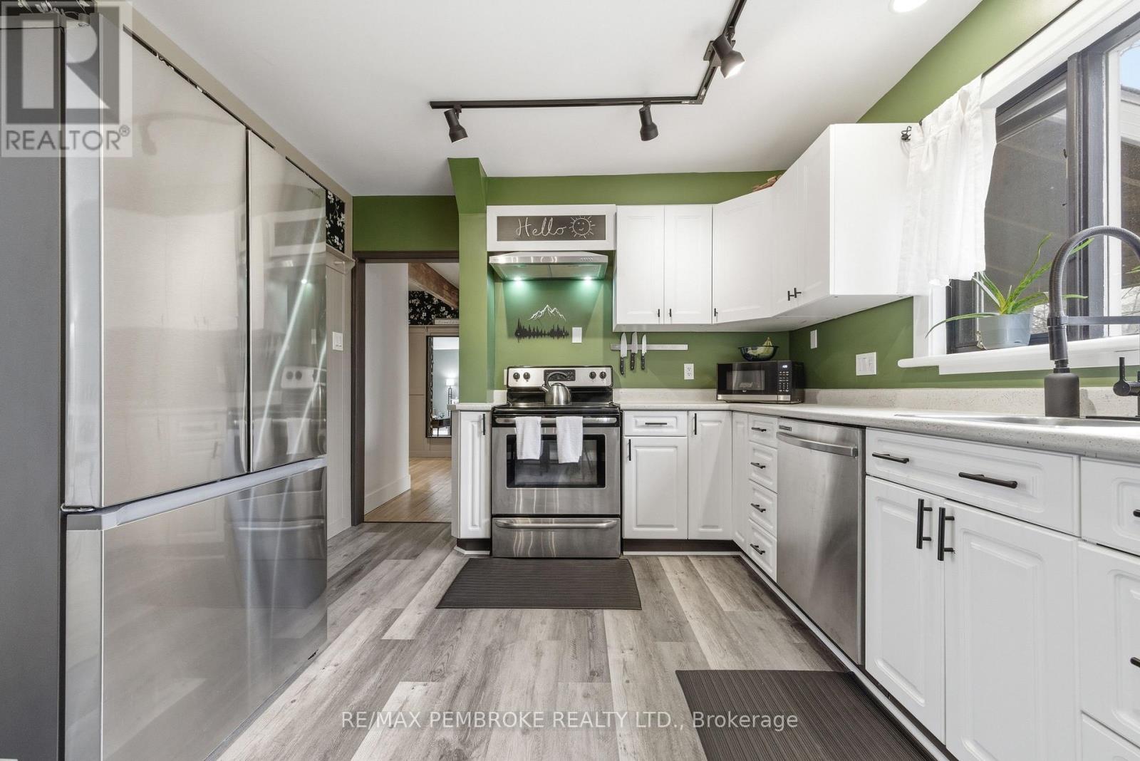 98 Birch Street, Deep River, Ontario  K0J 1P0 - Photo 24 - X12999888