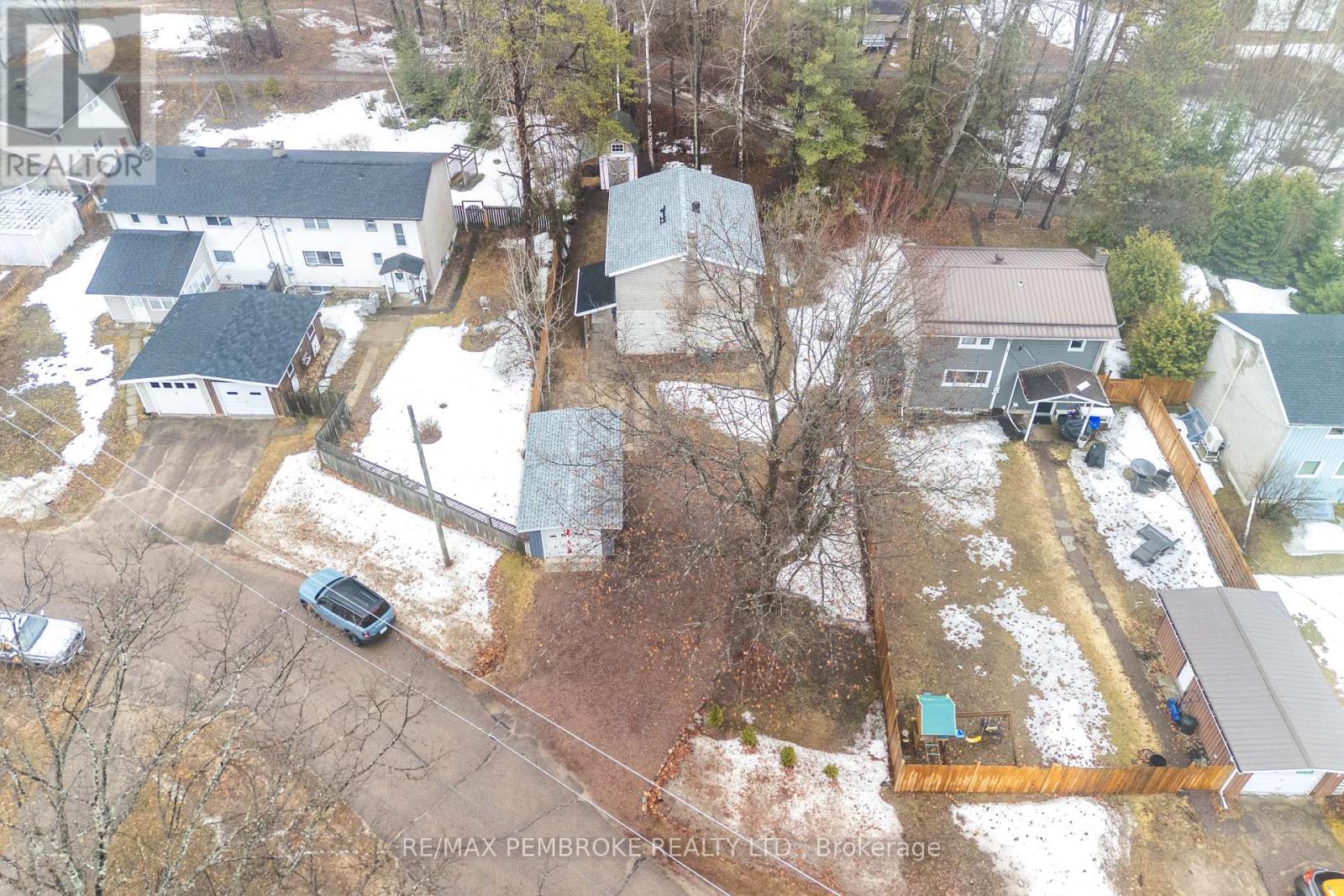 98 Birch Street, Deep River, Ontario  K0J 1P0 - Photo 48 - X12999888