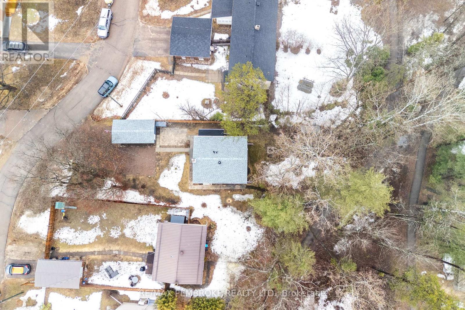 98 Birch Street, Deep River, Ontario  K0J 1P0 - Photo 49 - X12999888