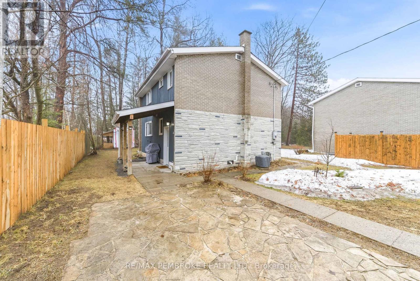 98 Birch Street, Deep River, Ontario  K0J 1P0 - Photo 5 - X12999888