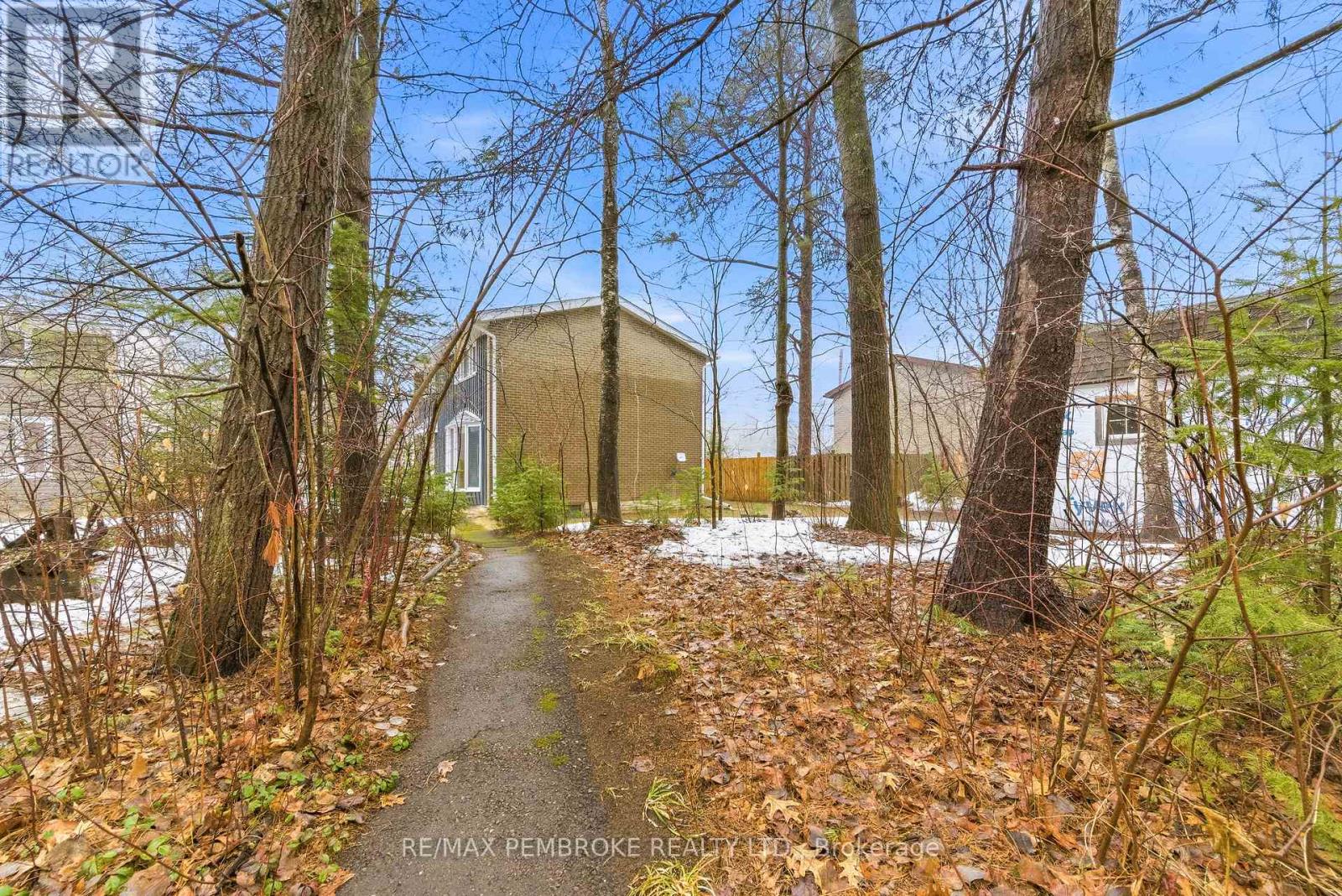 98 Birch Street, Deep River, Ontario  K0J 1P0 - Photo 8 - X12999888