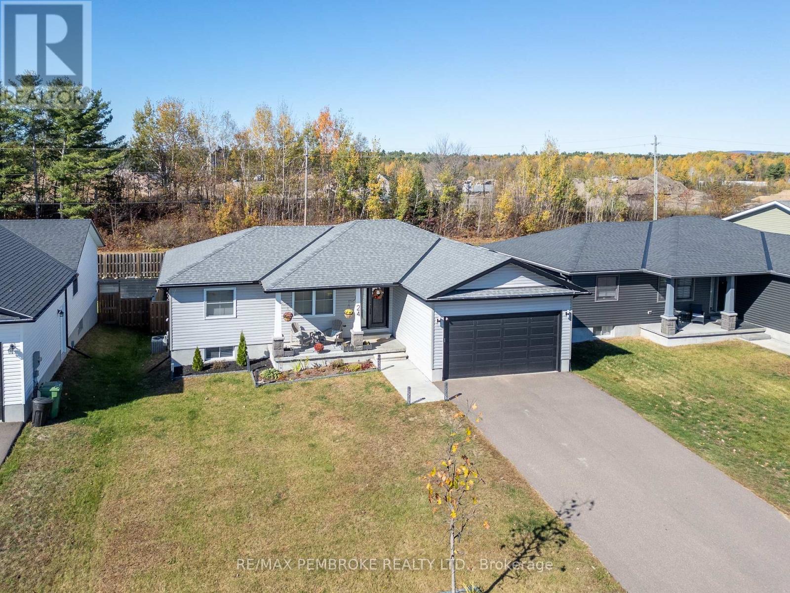 24 TERRANCE DRIVE, Petawawa, Ontario