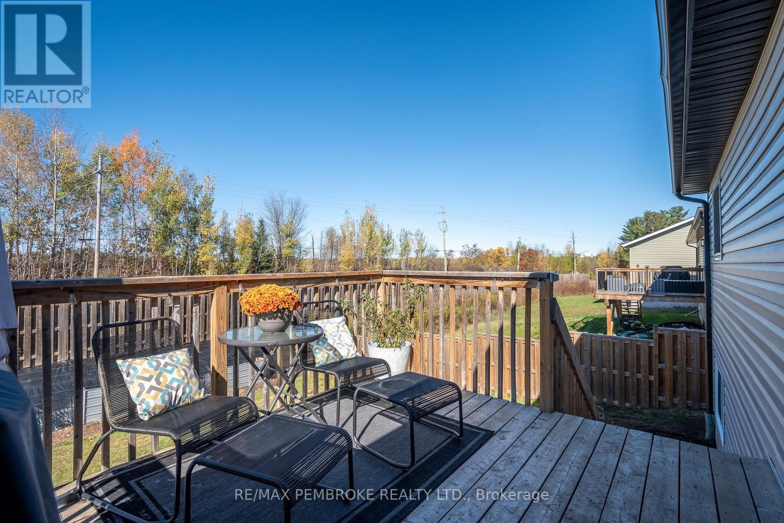 24 Terrance Drive, Petawawa, Ontario  K8H 0H3 - Photo 10 - X12999900