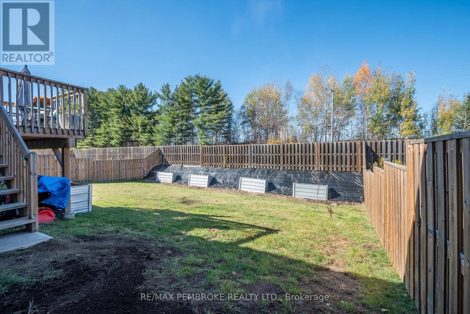 24 Terrance Drive, Petawawa, Ontario  K8H 0H3 - Photo 11 - X12999900