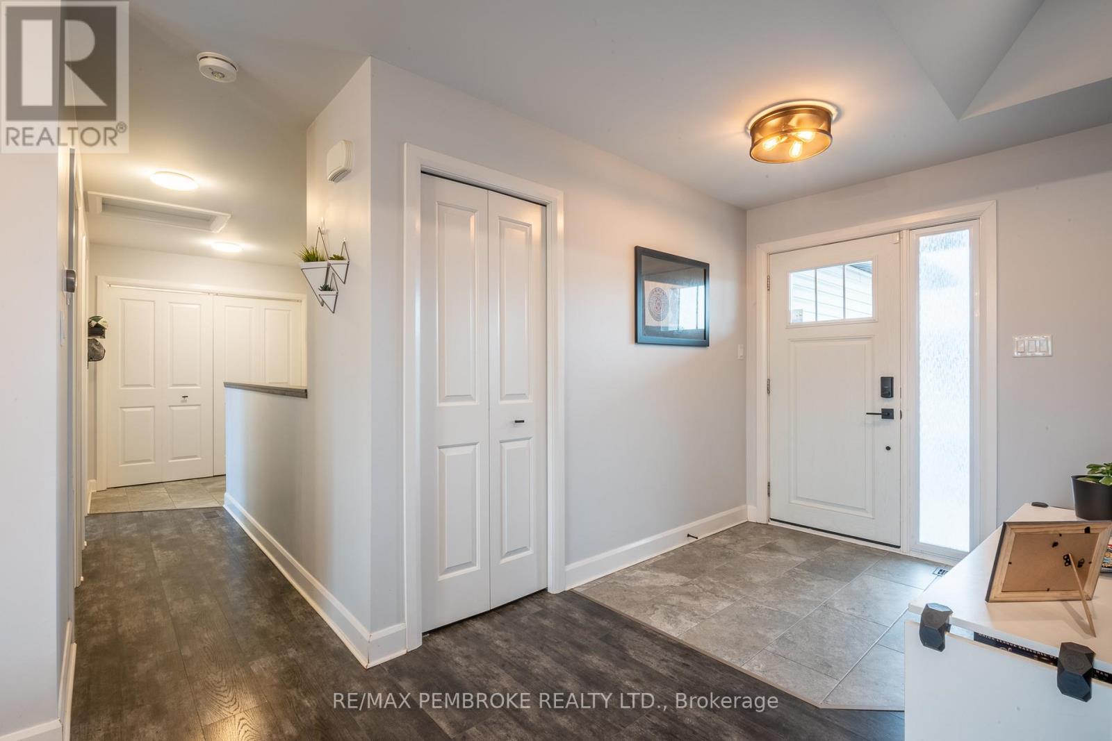 24 Terrance Drive, Petawawa, Ontario  K8H 0H3 - Photo 12 - X12999900