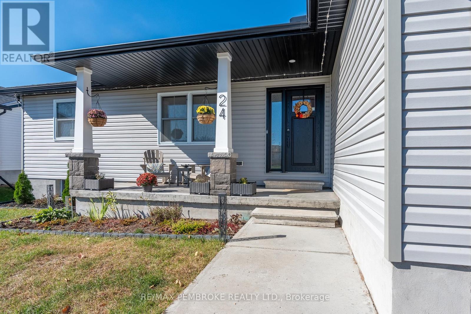 24 Terrance Drive, Petawawa, Ontario  K8H 0H3 - Photo 2 - X12999900