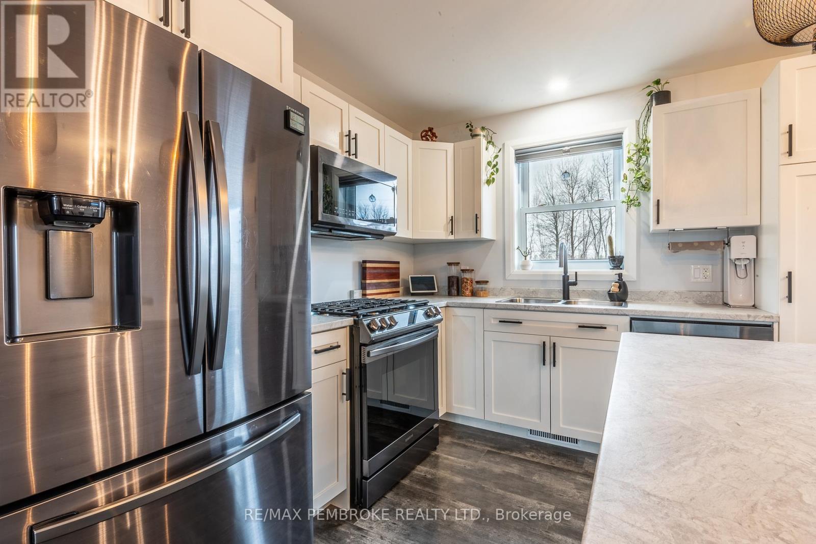 24 Terrance Drive, Petawawa, Ontario  K8H 0H3 - Photo 22 - X12999900