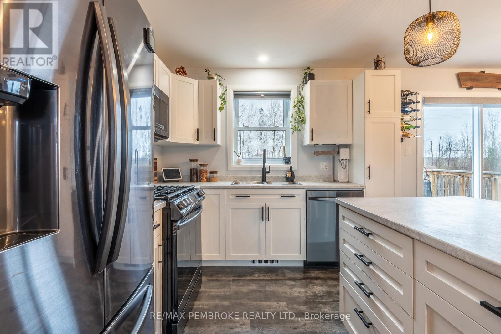 24 Terrance Drive, Petawawa, Ontario  K8H 0H3 - Photo 23 - X12999900