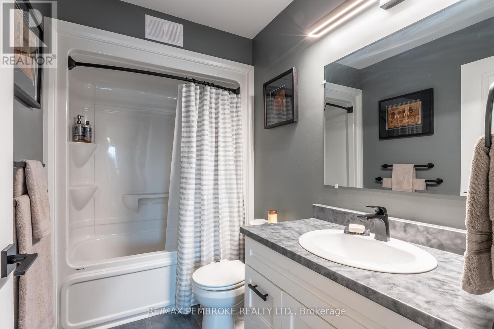 24 Terrance Drive, Petawawa, Ontario  K8H 0H3 - Photo 28 - X12999900