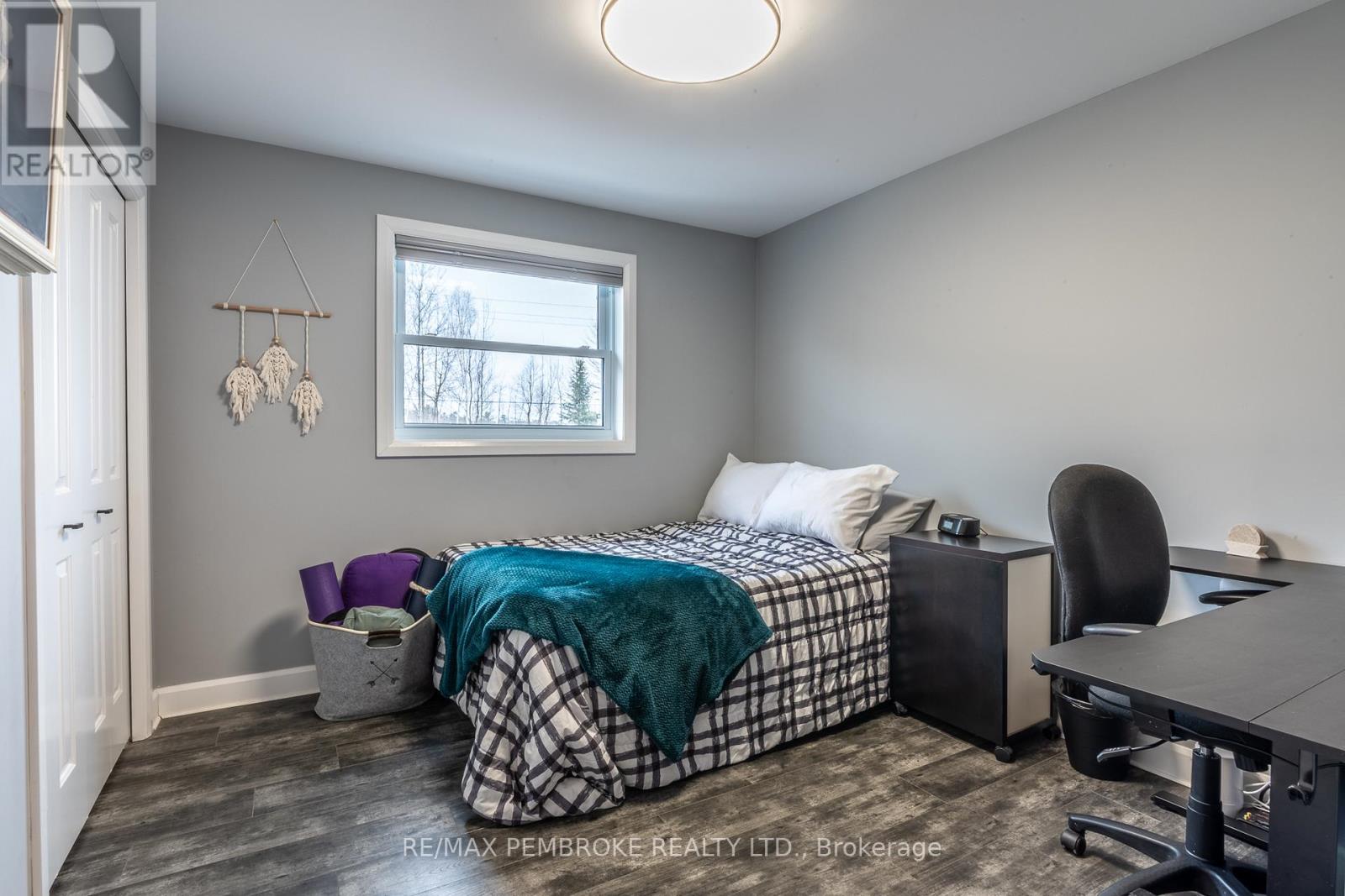 24 Terrance Drive, Petawawa, Ontario  K8H 0H3 - Photo 31 - X12999900