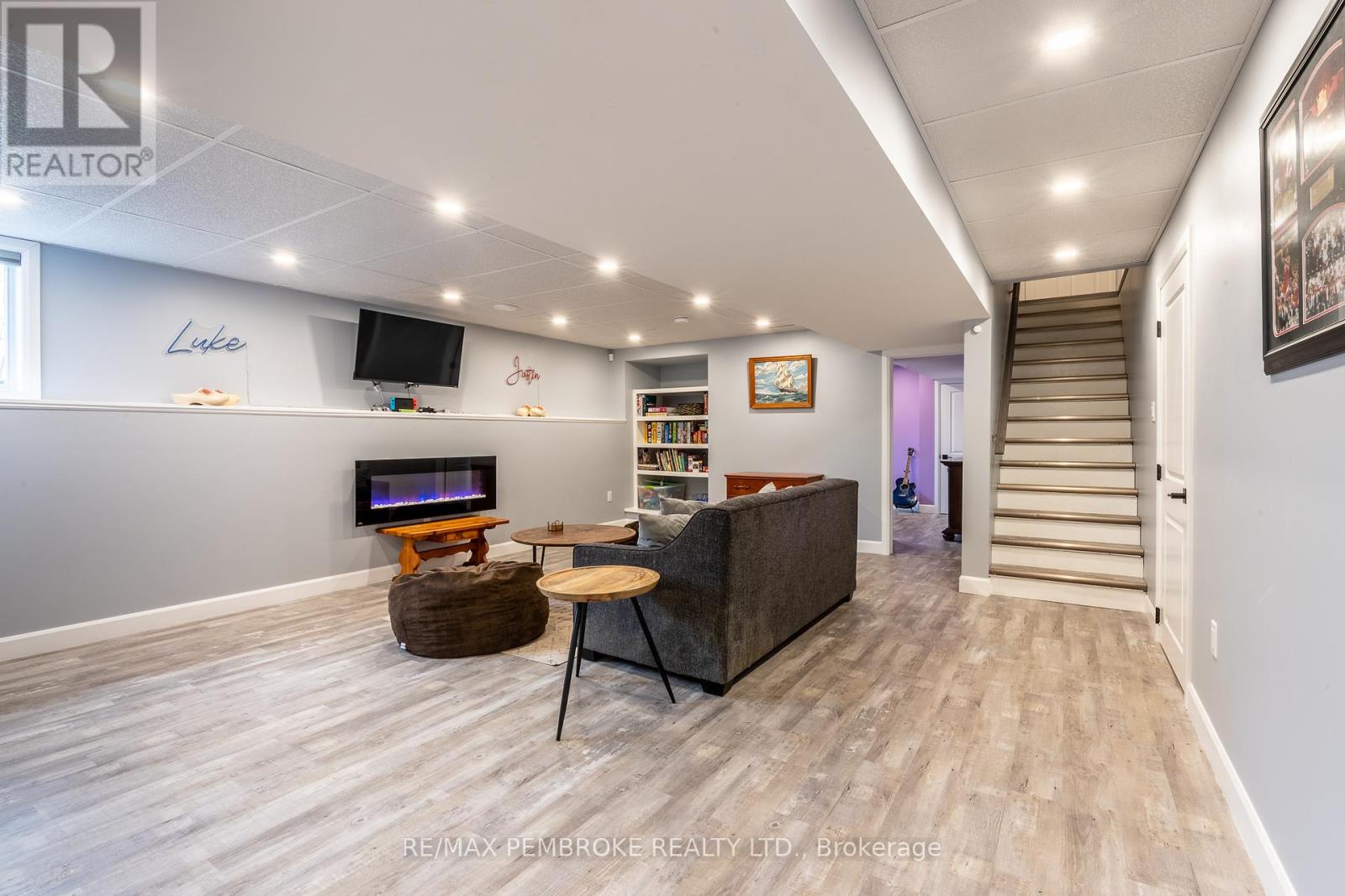 24 Terrance Drive, Petawawa, Ontario  K8H 0H3 - Photo 35 - X12999900