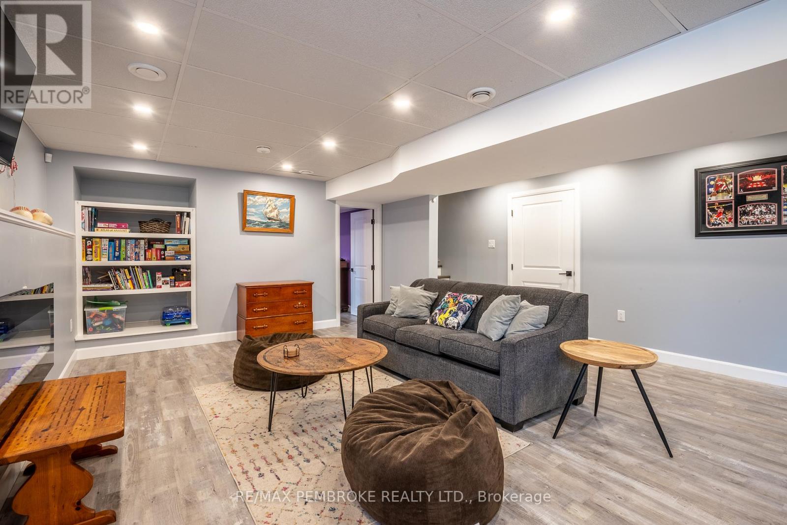 24 Terrance Drive, Petawawa, Ontario  K8H 0H3 - Photo 36 - X12999900