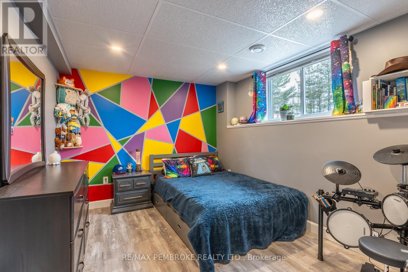 24 Terrance Drive, Petawawa, Ontario  K8H 0H3 - Photo 40 - X12999900