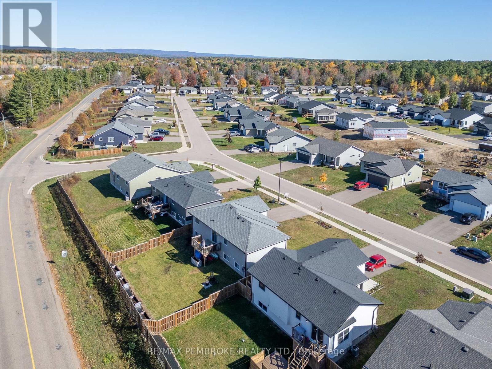 24 Terrance Drive, Petawawa, Ontario  K8H 0H3 - Photo 45 - X12999900