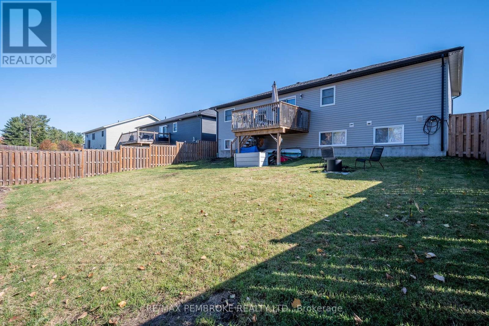 24 Terrance Drive, Petawawa, Ontario  K8H 0H3 - Photo 7 - X12999900