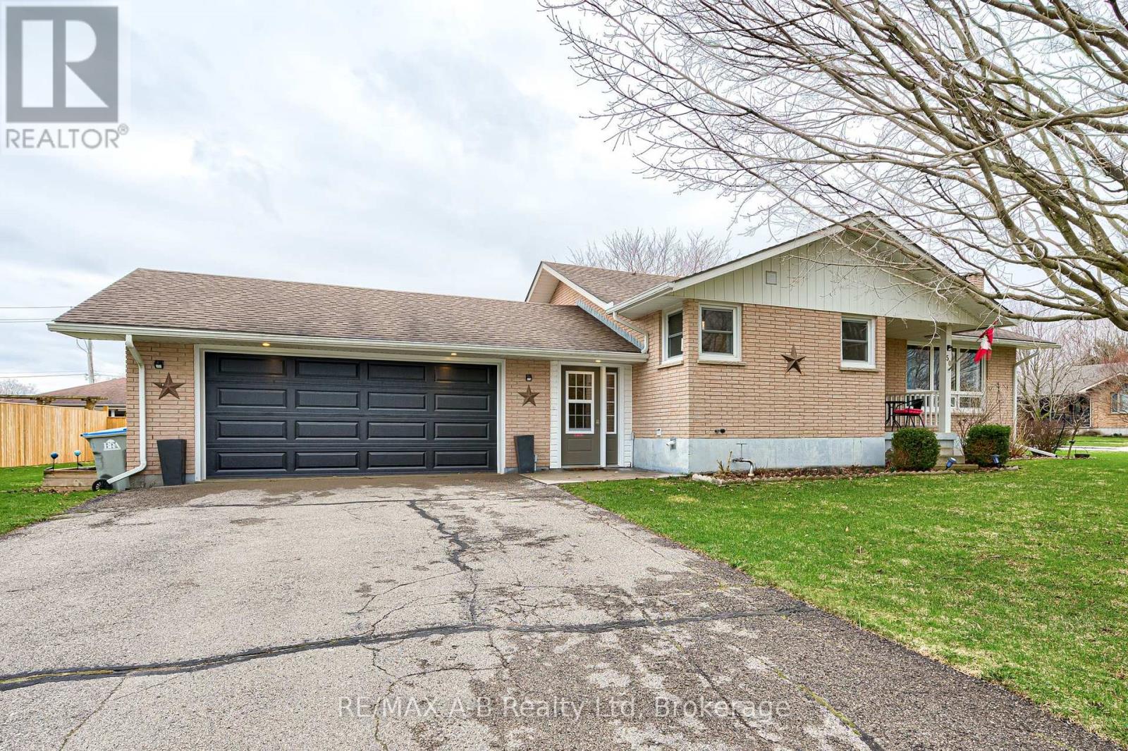 50 Albert Street, West Perth, Ontario  N0K 1N0 - Photo 4 - X12999904